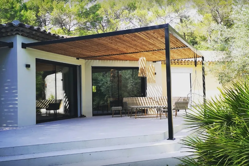 Pergola acier saint marc Jaumegarde