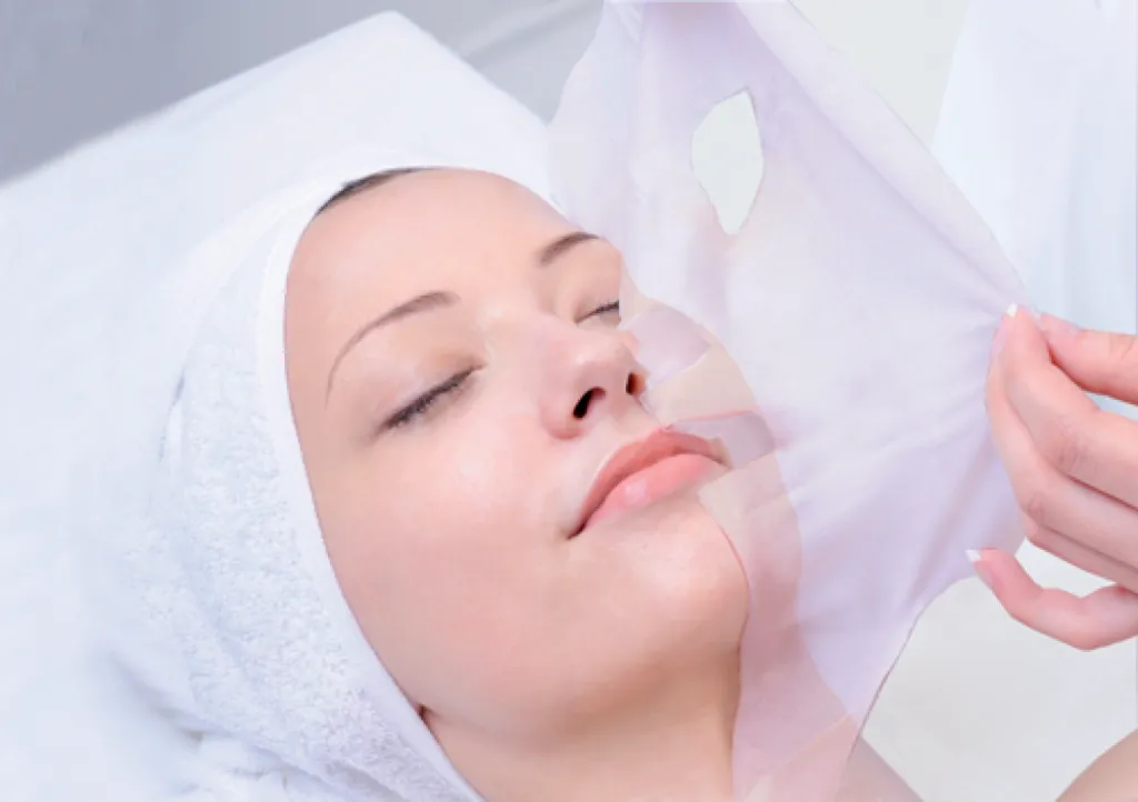 Soins du visage au colagène en institut de beauté à Sanary à coté de Toulon