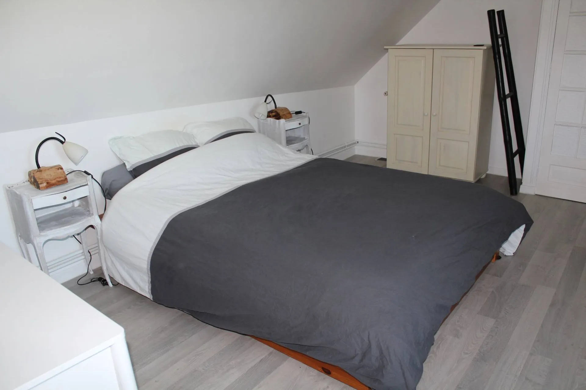 VENDU Longère Normande à l'orée de la forêt à 30 mn de la Mer et de Dieppe, en Normandie, proche d'un bourg tous commerces