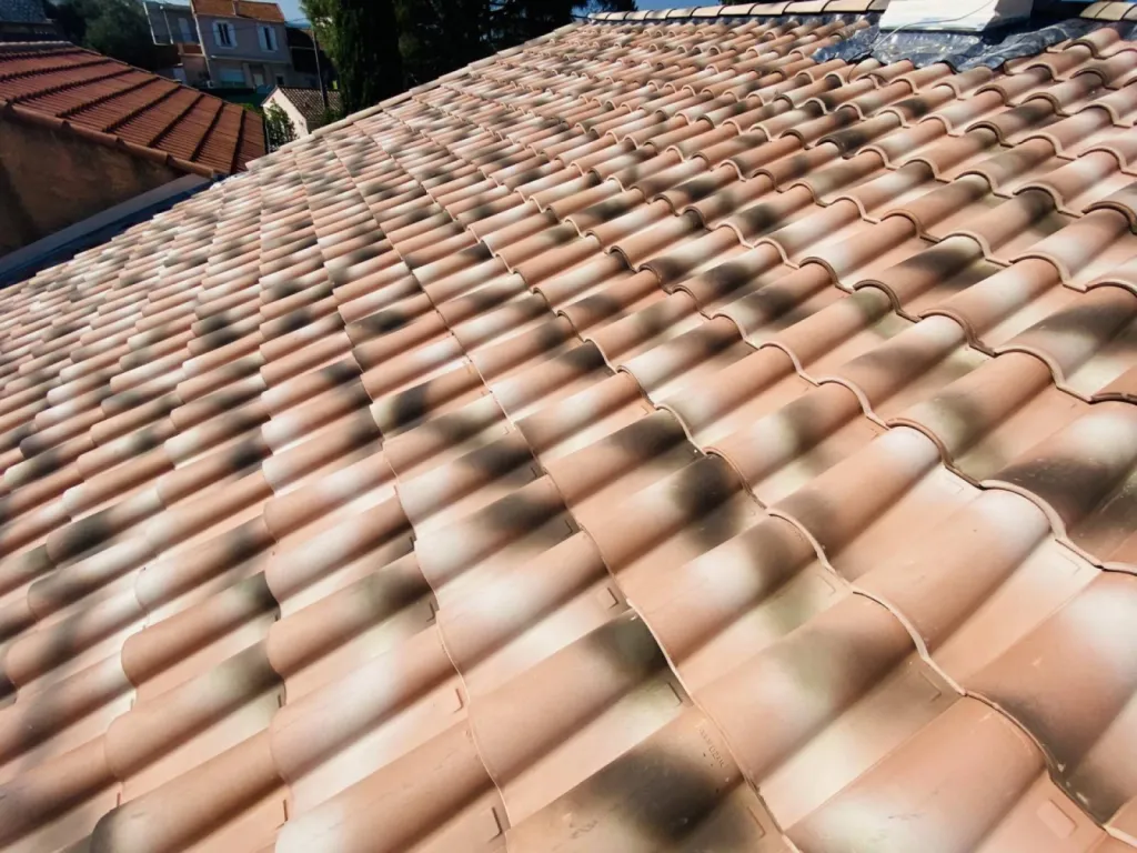 toiture romane mecanique fini près de martigues