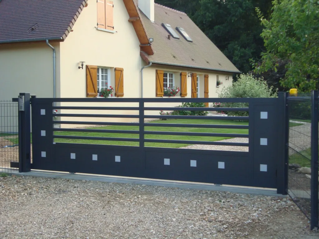 Installation de portail coulissant Alu design