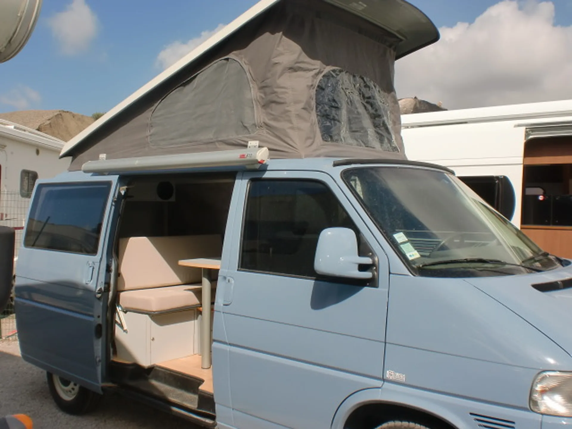 WOLKSWAGEN TRANSPORTER