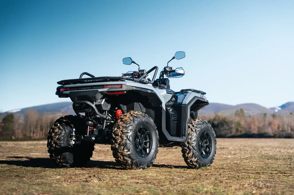 Quad agricole CFMOTO CFORCE C5 compact et polyvalent de 39 chevaux nouvelle génération pour le travail quotidien et les escapades nature près de Saint-Étienne dans la Loire