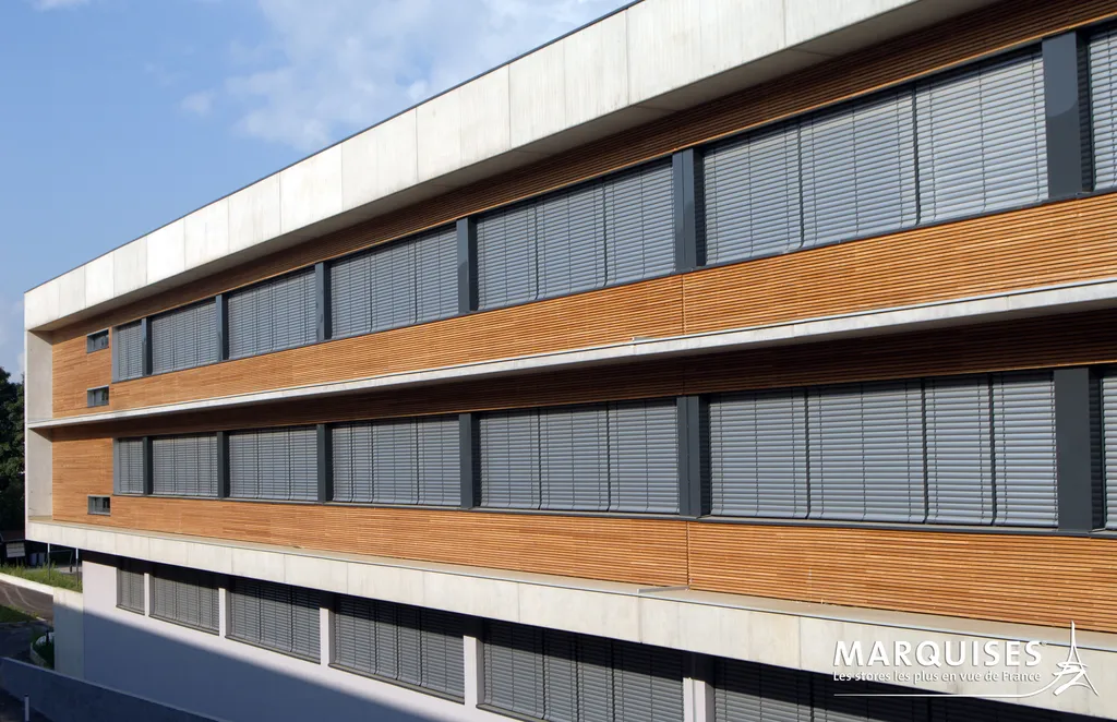 Brise-soleil orientable : maîtrisez la chaleur et la lumière sur vos fenêtres et baies vitrées toute l'année à Ajaccio