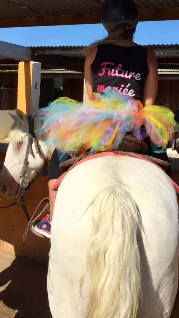 balade a cheval entre amies 