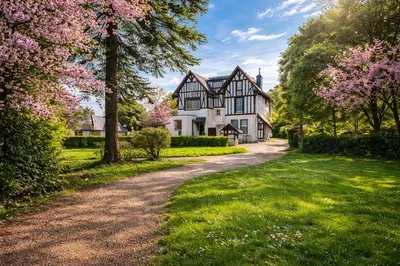 Demeure anglo-normande de caractère avec dépendances et parc arboré d’un hectare à Vattetot-sur-Mer, Côte d’Albâtre