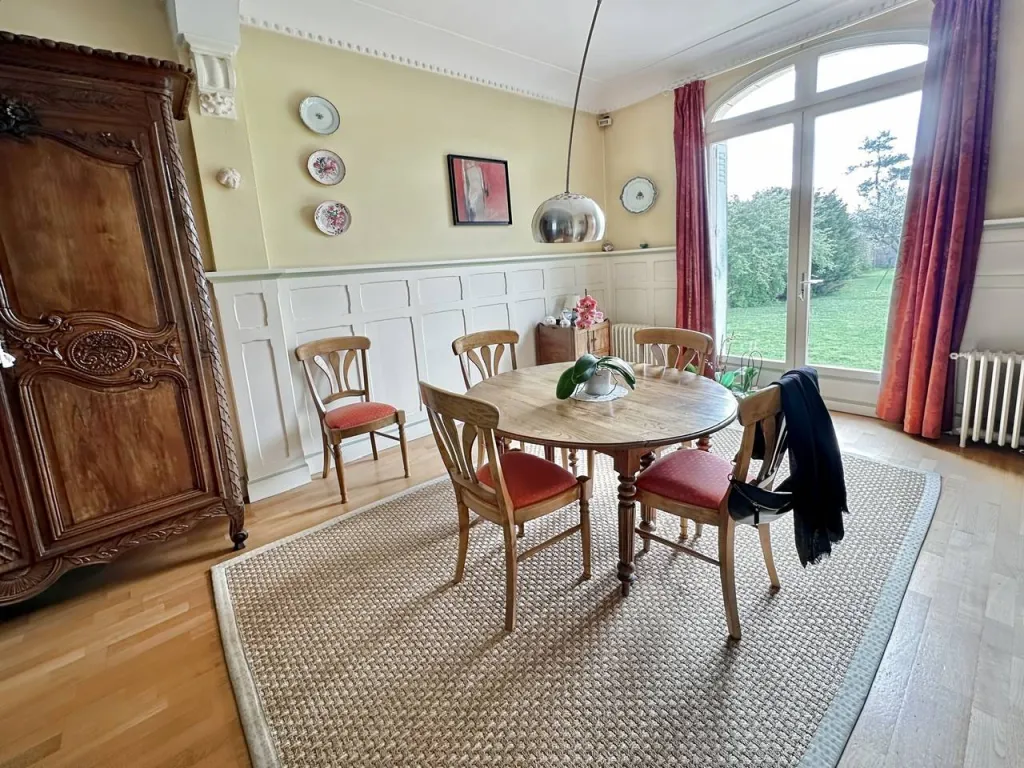 A vendre maison bourgeoise avec jardin sur la commune de ST AUBIN LES ELBEUF 76410