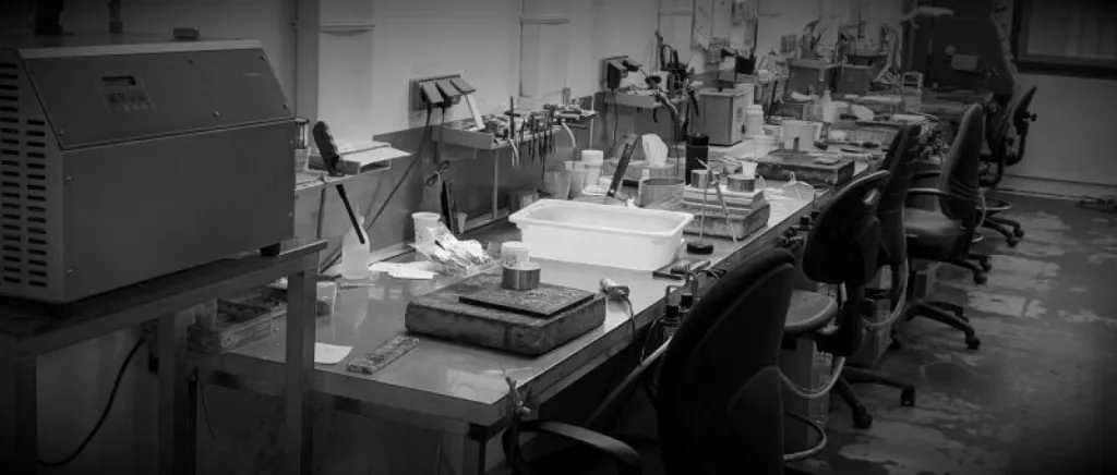 Soudure pour bijoux fantaisie réalisée par un créateur à Marseille