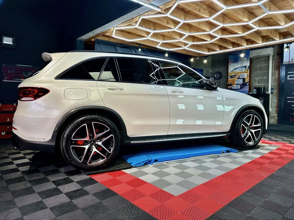 Traitement céramique auto lyon protection carrosserie Mercedes GLC 63 AMG