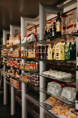 Épicerie fine et produits locaux soigneusement sélectionnés pour enrichir vos repas quotidiens et vos plateaux gourmands à Toulouse centre et Blagnac