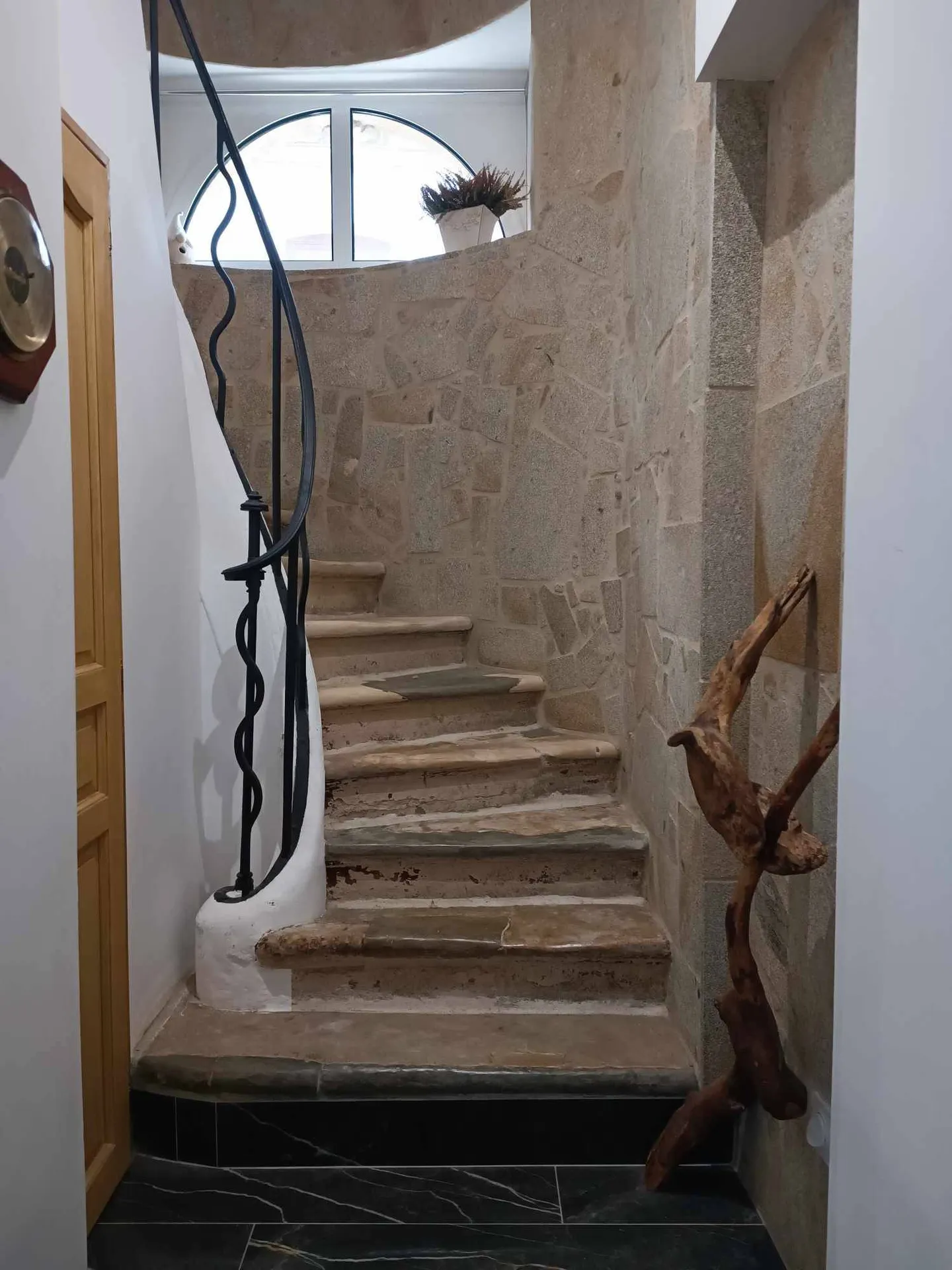 A acheter, maison atypique proche des commodités