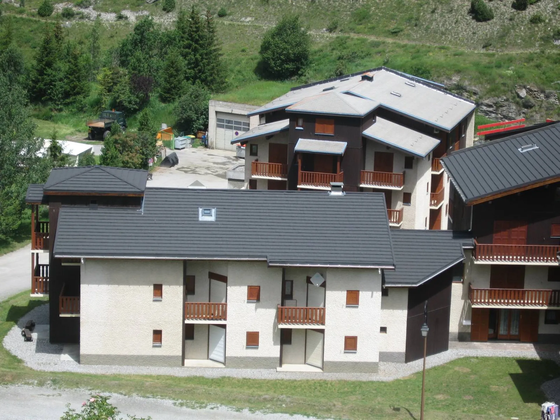 Ensemble de toitures en tuiles GERARD CORONA