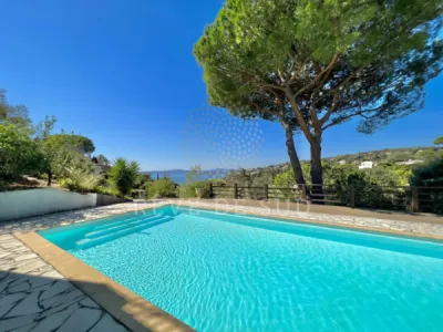 Villa 6 pièce(s) 5 chambre(s) 220 m² Les Issambres (83380)