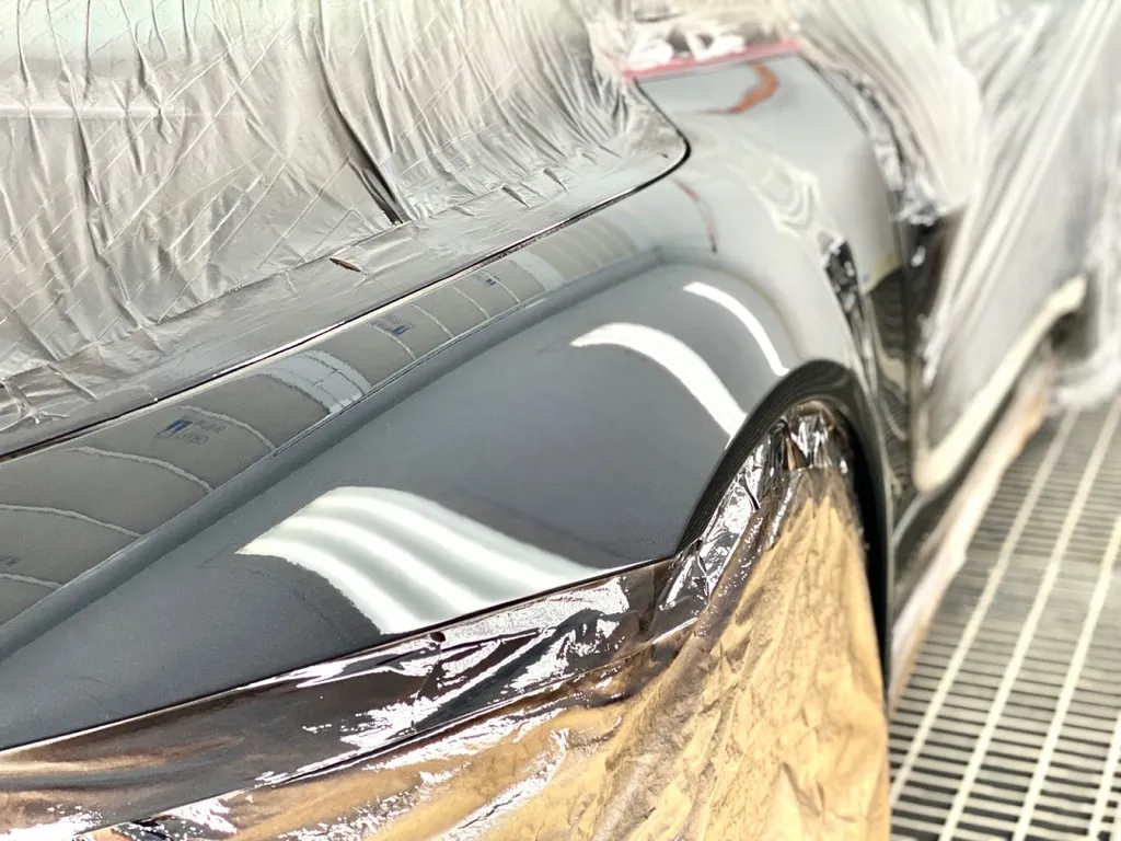 Travaux de peinture sur Porsche 991 Targa réalisés dans notre atelier de carrosserie à Carnoux pour une finition constructeur garantie