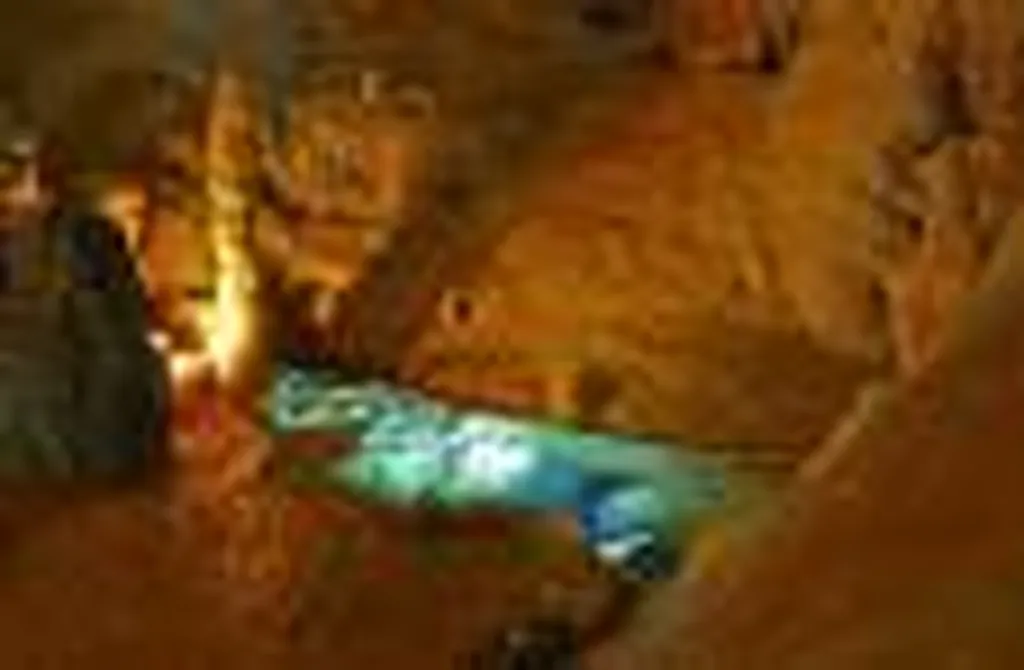 Grotte de Labeil à 55 minutes du Camping Le Mas de la Plage à Vias Plage