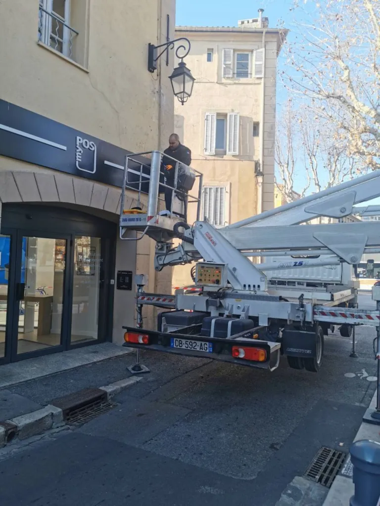 pose de dispositif anti pigeon aix