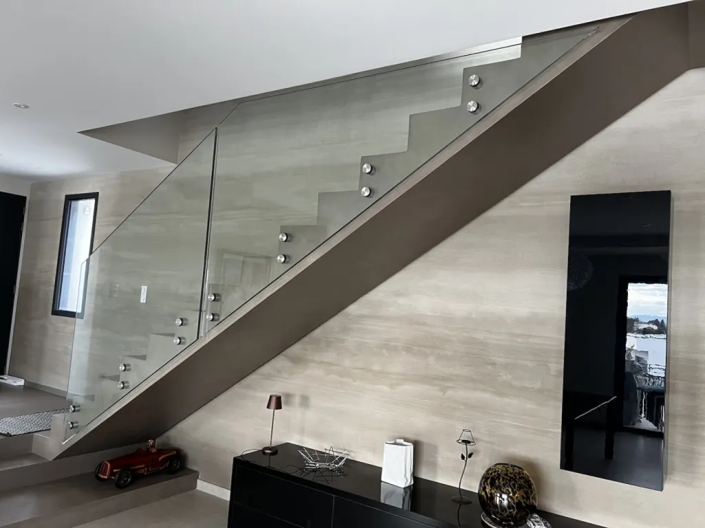 Garde-corps en verre pour escalier à Irigny