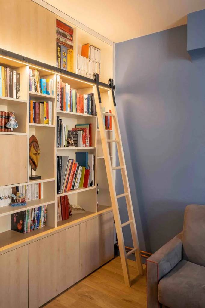 Création d'une bibliothèque avec échelle à Chamonix à Côté de Megève