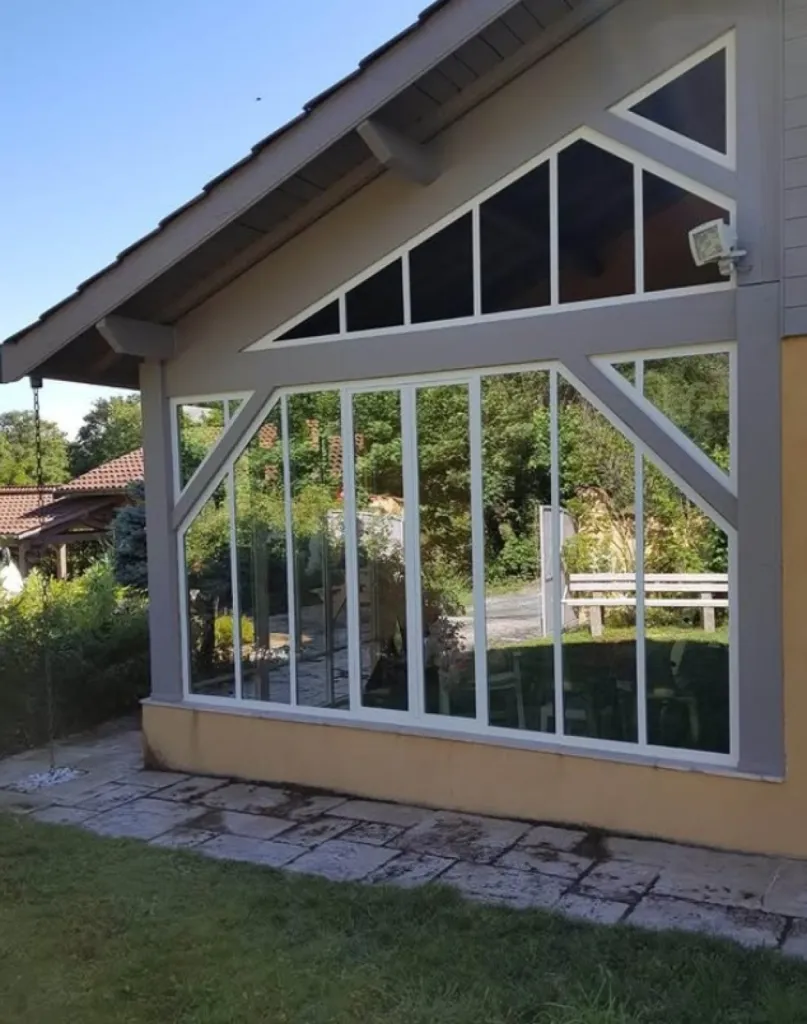 Devis pour création de fermeture véranda dans une maison individuelle dans les Monts d'Or proche de Lyon