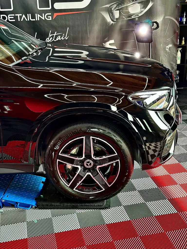 Traitement céramique auto DETAILING protection carrosserie Sud de Lyon Mercedes GLC