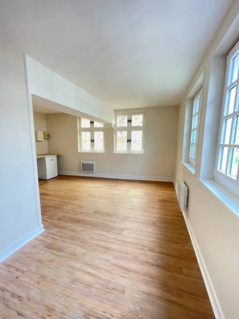 Situé au 01 rue Écuyère à Rouen