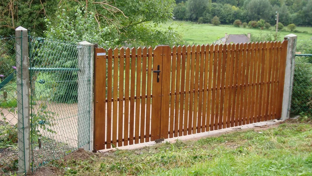 Installation de Portail en bois exotique, Portillon coordonné et Clôtures de jardin au Havre et sa région ou agglomération en Seine-Maritime 76