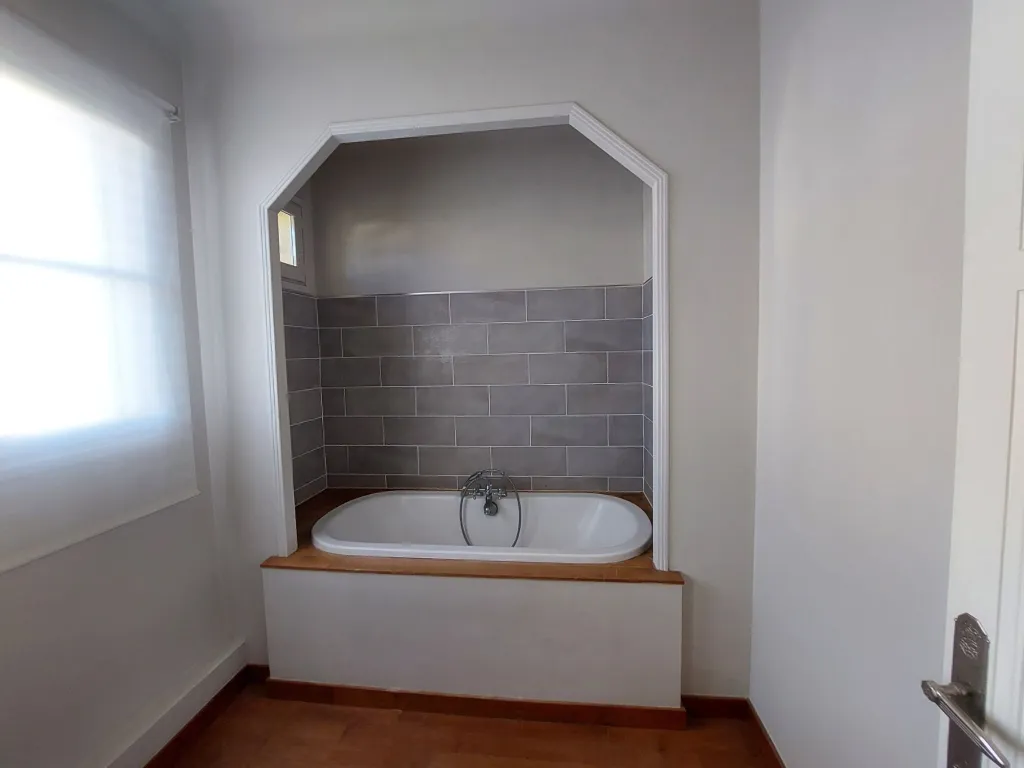 Salle de bain adaptée à la chaleur et l'humidité de Bandol dans le Var