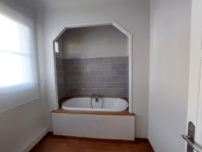 Salle de bain adaptée à la chaleur et l'humidité de Bandol dans le Var