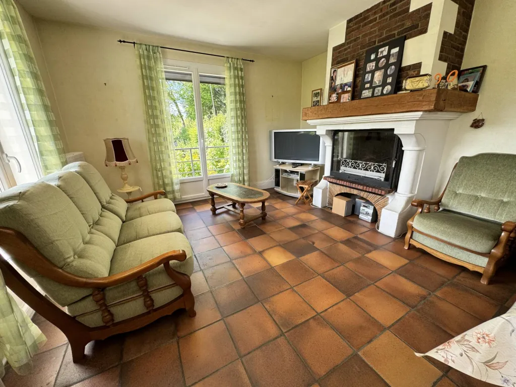 A acheter, maison de 140 m² édifiée sur 8150 m² de terrain sur la commune de la SAUSSAYE