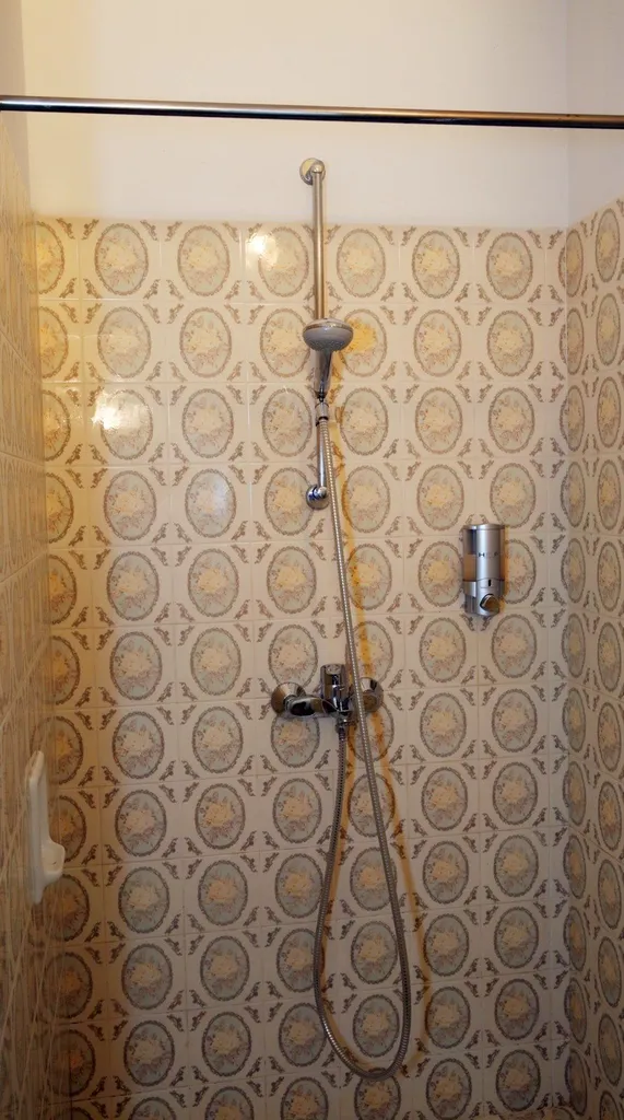 Ch 9 Douche Hôtel de la plage Bormes les Mimosas