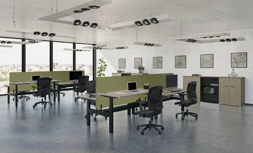 Espace de travail avec le bureau bench Envol Évo réglable en hauteur à Marseille