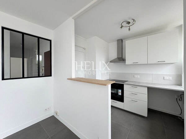 Bel appartement 2 pièces ascenseur cave parking Saint-Germain-en-Laye belles Prestations 