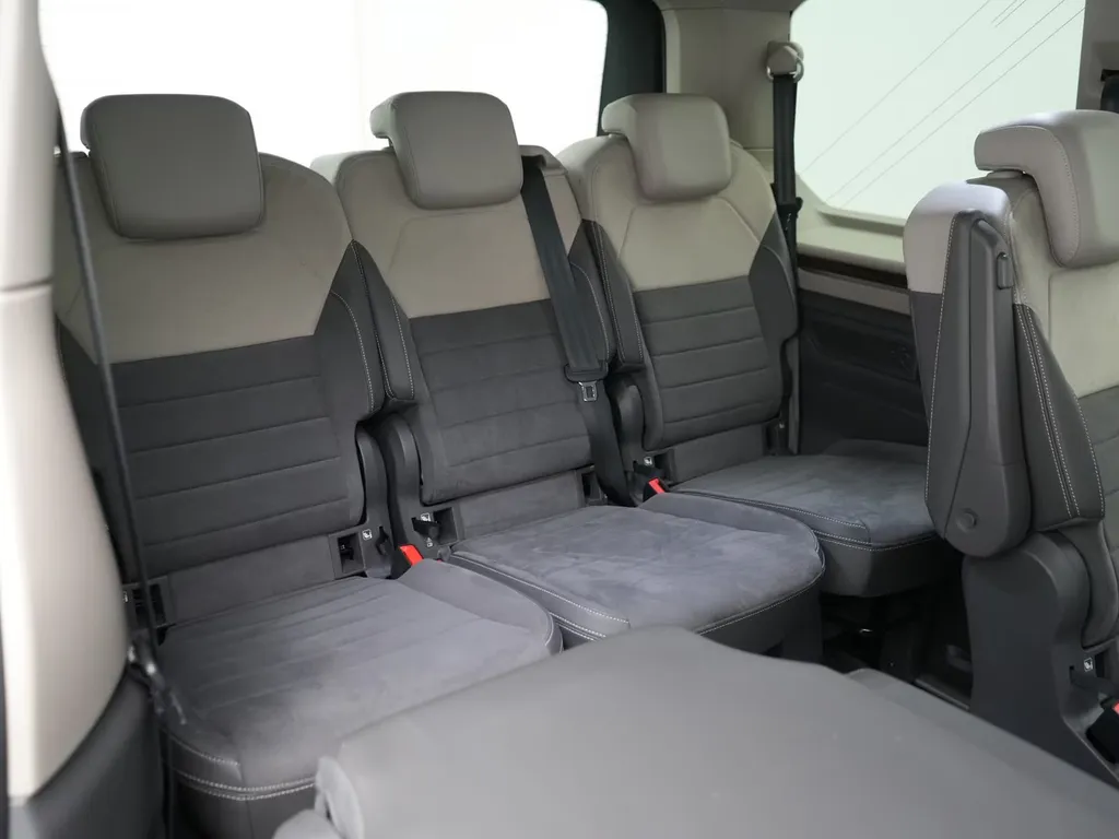 A Vendre Volkswagen T7 Multivan eHybrid 218 ch DSG 7 places /ACC /Attelage /Harmann Kardon /toit panoramique à Bordeaux