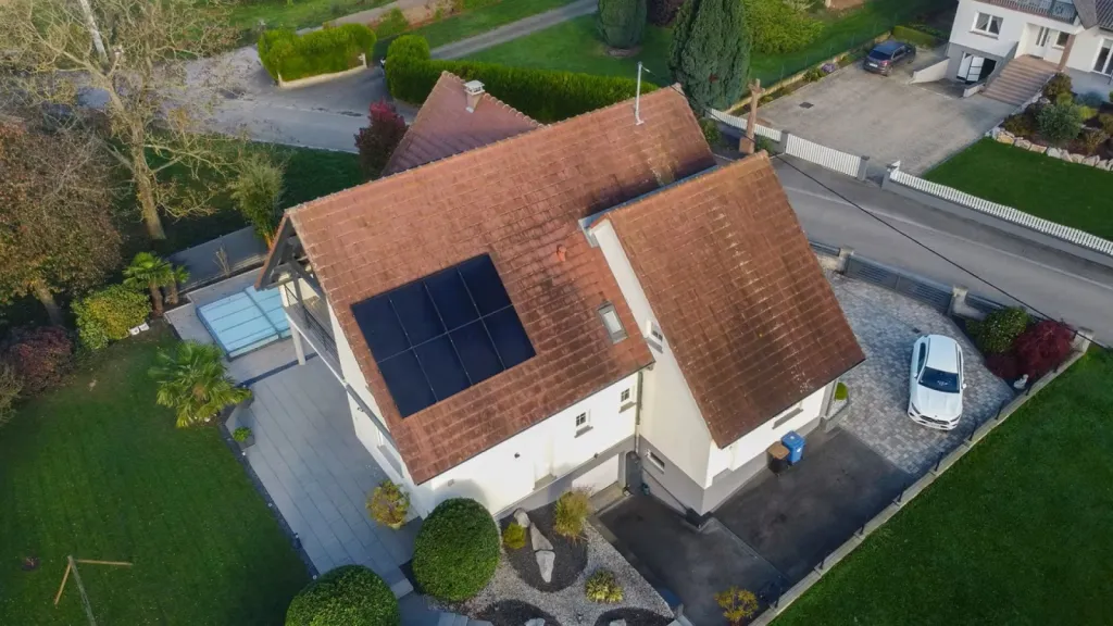 Installation panneaux solaires 3 kWc dans l’Ain, production annuelle 3 618 kWh et économies d’énergie rentables pour foyers en autoconsommation