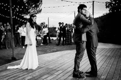 Noces Romantiques et cérémonie religieuse organisées avec une wedding planner experte dans une Bastide avec piscine près d'Avignon