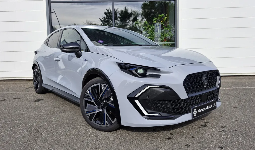 Nouvelle Renault Clio Esprit Alpine Full Hybride E-Tech 160ch / HARMAN KARDON / Pack hiver prémium / Gris Rafale occasion  près de Toulouse en Occitanie à Plaisance du Touch