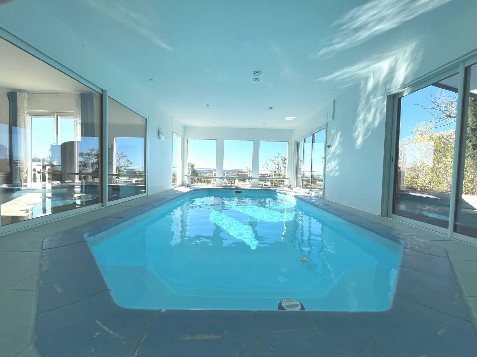 vente maison carnoux avec piscinen ascenseur