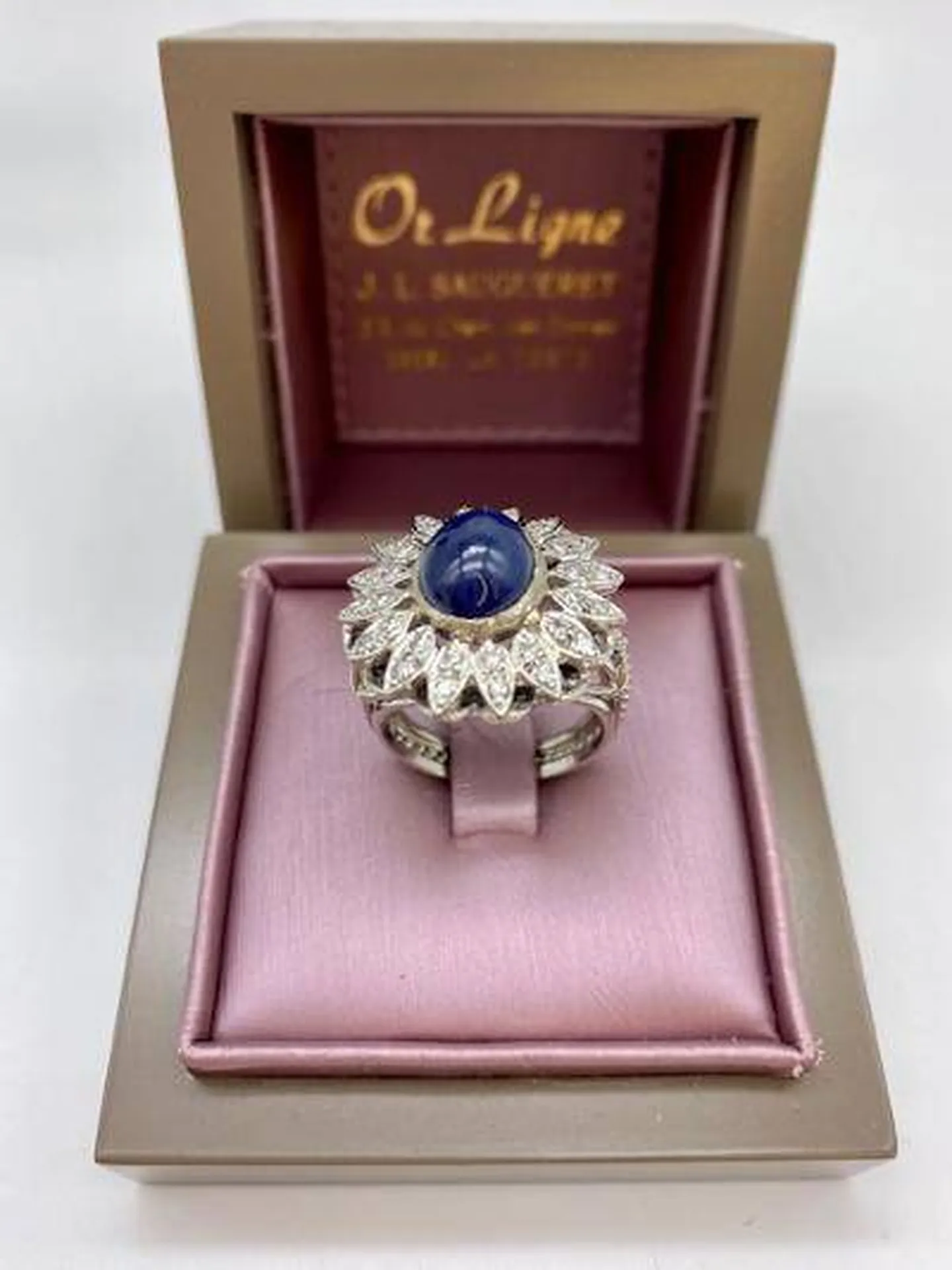 Bague fleur platine diamants et saphir cabochon occasion Or Ligne Andernos Bassin d'Arcachon