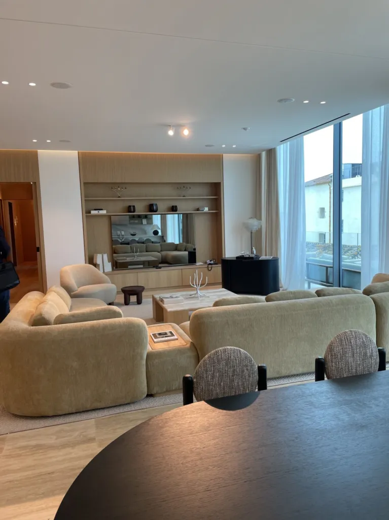 Ecran miroir pour hôtel 65 pouces