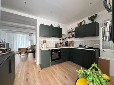 A vendre maison de ville de 155 M² environ avec une terrasse à Saint-Germain-en-Laye, commerces, écoles et lycées de renoms, à 7 minutes à pied du RER A