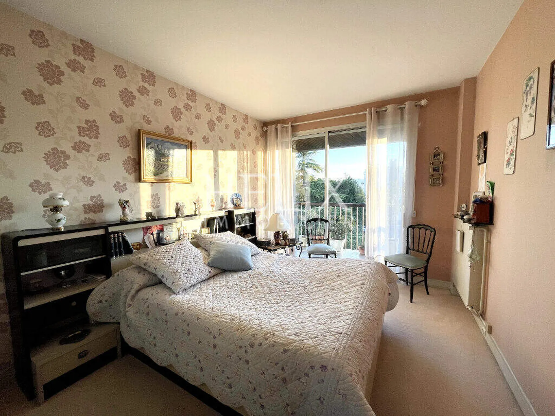 Appartement traversant 5 pièces 122,10 M², balcon 15,80 M2, parking, piscine Le Pecq 8' RER A