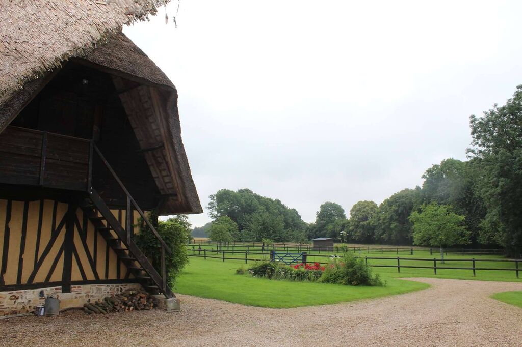 A vendre, proche tout axes maison atypique