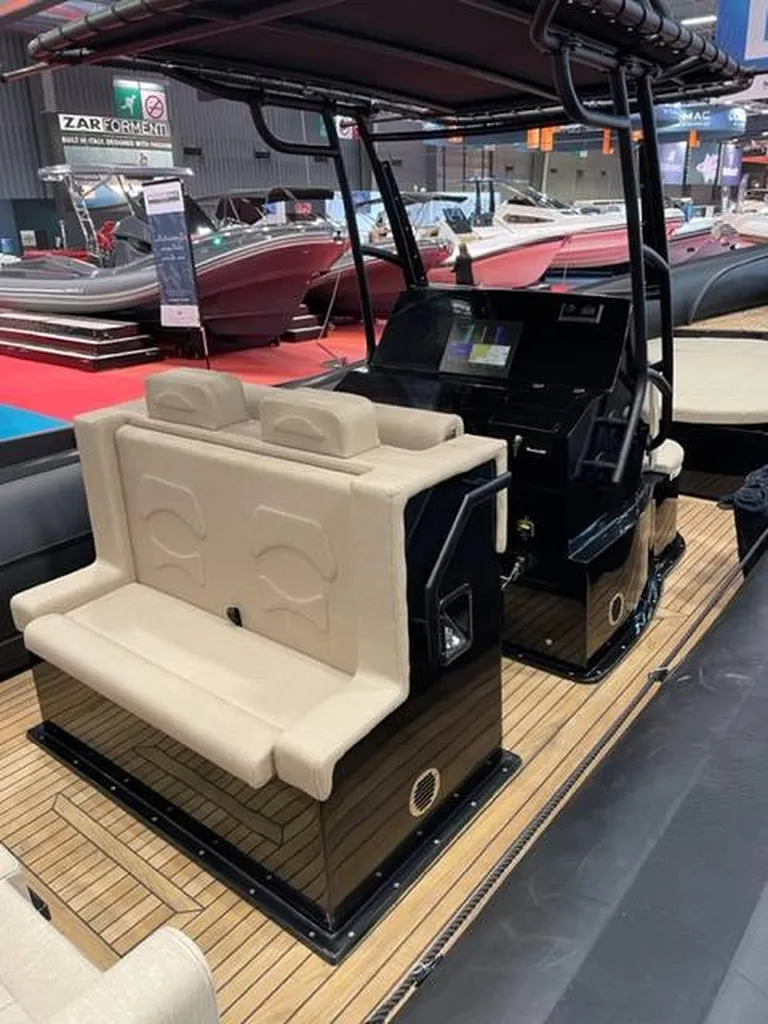 Acheter un semi rigide Sea Water Phantom 300 dans le Nord Ouest de la France