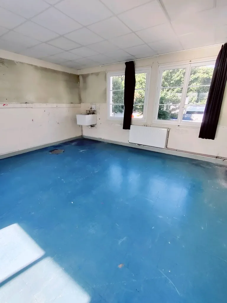 débarras réserve materiel scolaire proche le havre