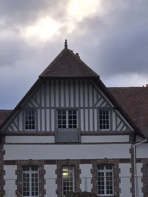 Rénovation de colombage en peinture microporeuse en maison normande