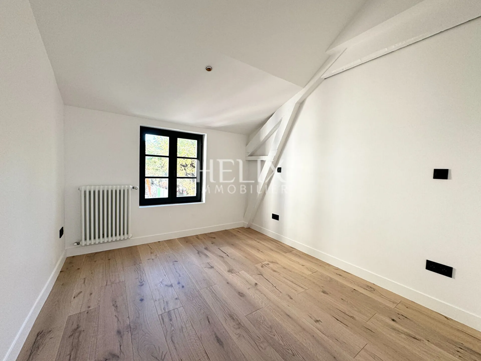 A VENDRE Appartement Neuf traversant 101,30 M² 1er et dernier étage, RER A, écoles, commerces à Saint-Germain-en-Laye.