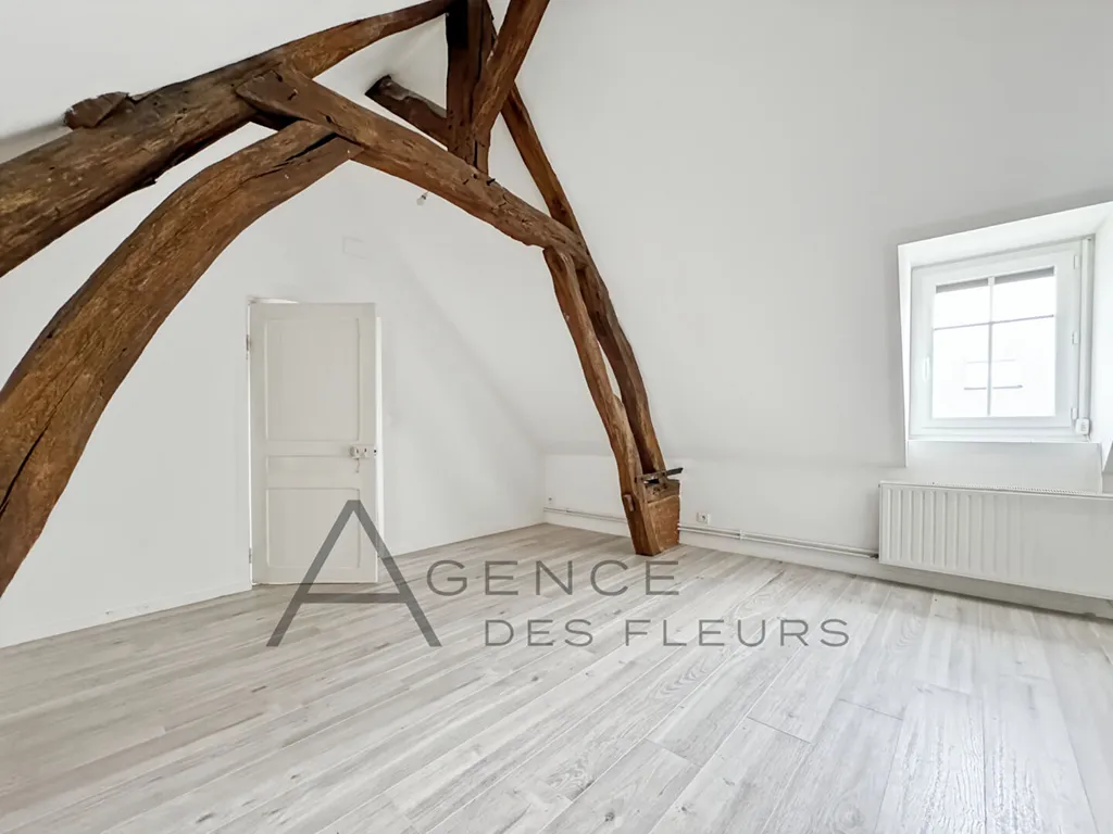 A vendre, jolie maison lumineuse de 1840 de 104 m² sur un terrain de 133m² située au Neubourg