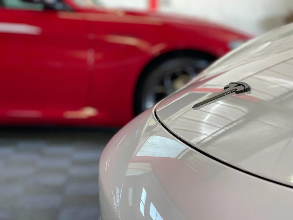 TRAITEMENT CÉRAMIQUE CARROSSERIE TESLA MODEL 3 À CARNOUX EN PROVENCE PROCHE DE MARSEILLE