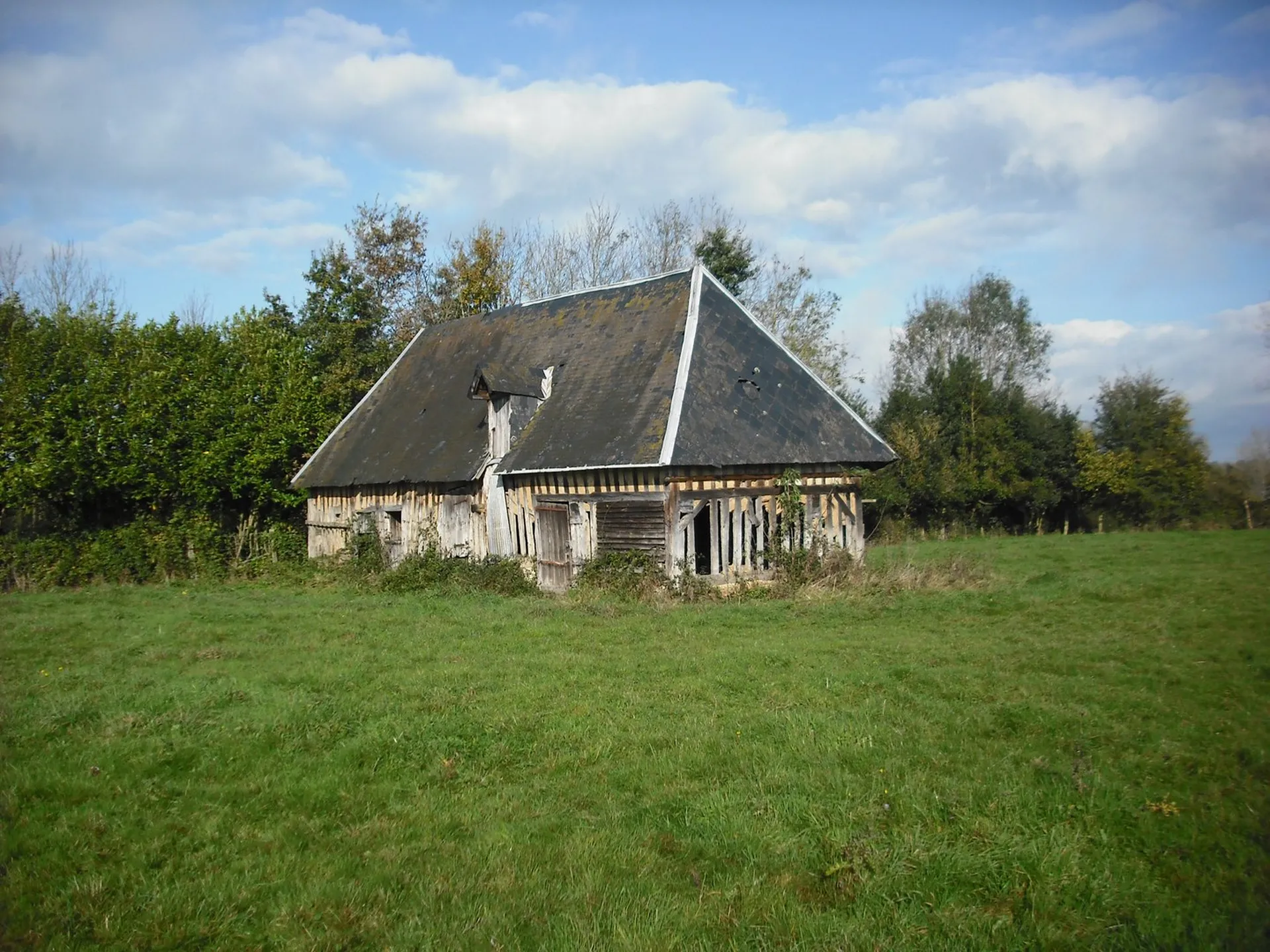 BÂTIMENT A COLOMBAGES proche de LISIEUX, Calvados 14
