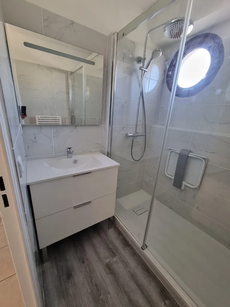 remplacement  baignoire en douche à l'italienne senior à Grenoble